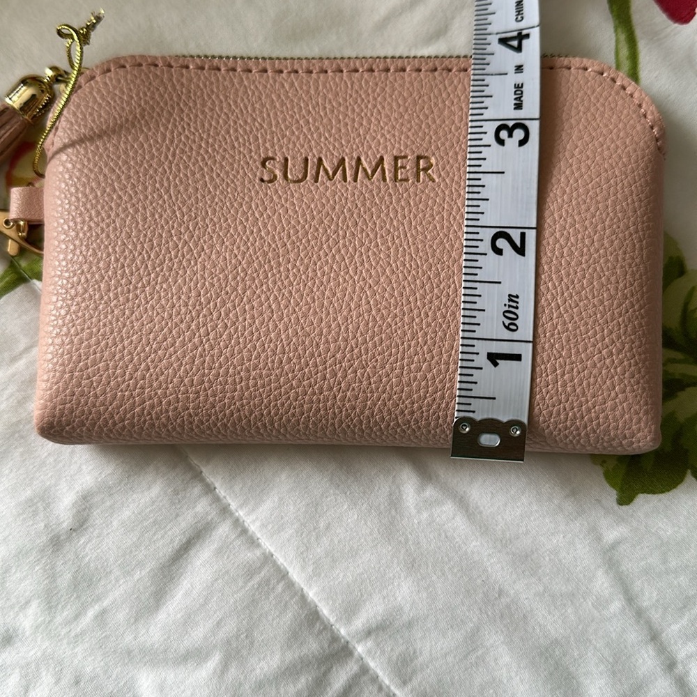 💖Summer light pink small wristlet with tassel on gold zipper closure. - Picture 5 of 5
